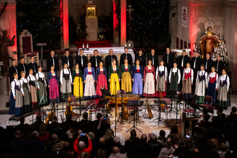 Ansambl LADO u Bazilici: „Na dobro nam Božić dojde“